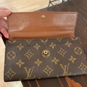 Sarah Louis Vuitton wallet